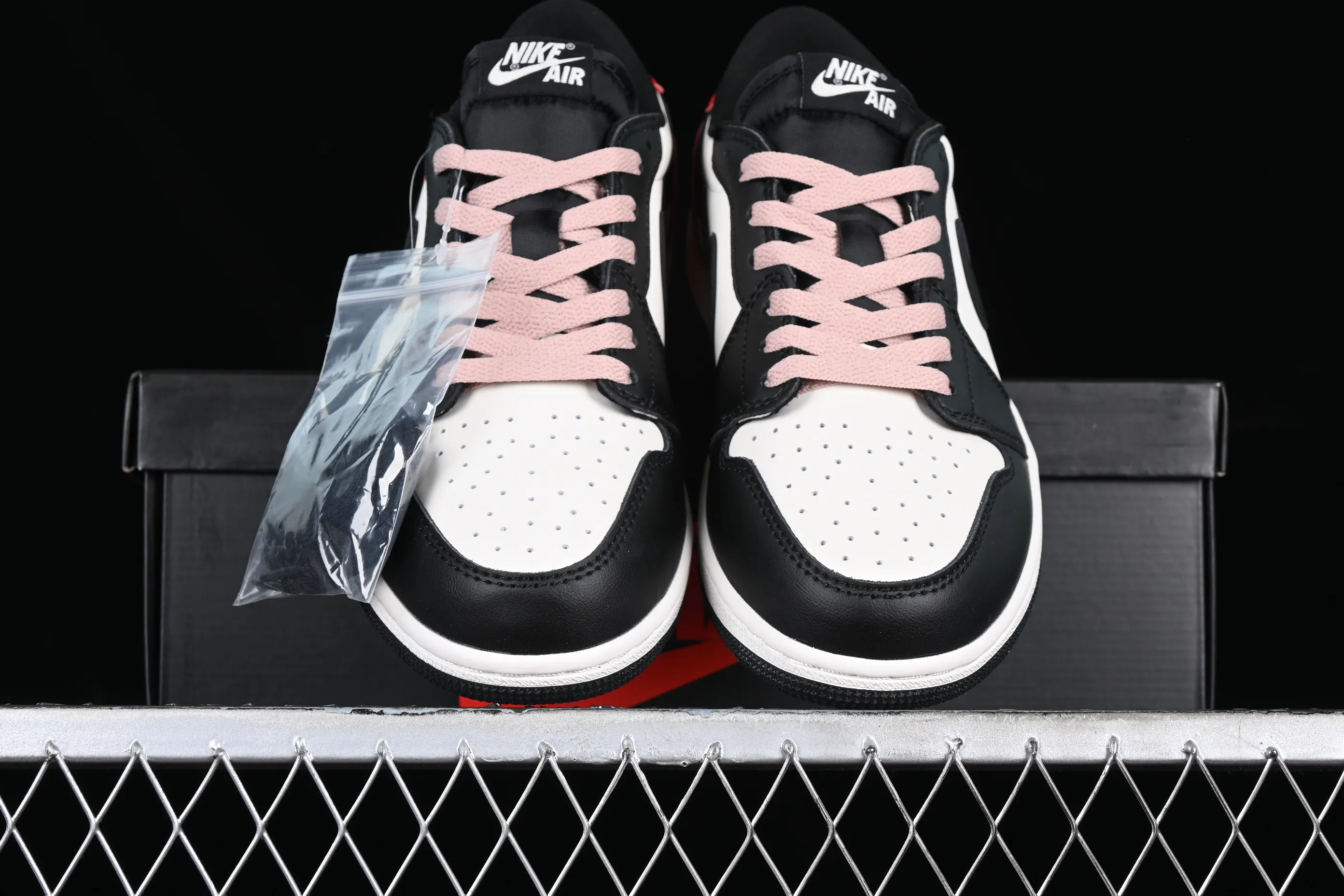 All categories Air Jordan Jordan series basketball shoes Air Jordan 1 Low Z version Air Jordan 1 Low AJ1 Joe 1 black rice red toe low-top cultural casual sneakers HF8828-100